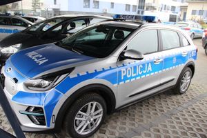 Staszowska policja wyposażona w elektryczny radiowóz