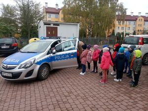 Niezapomniany dzień przedszkolaków z połanieckimi policjantami