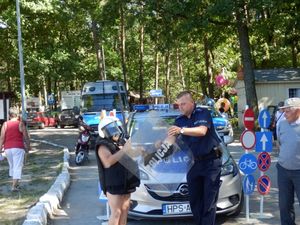 Policjanci z profilaktyką na pikniku w Golejowie